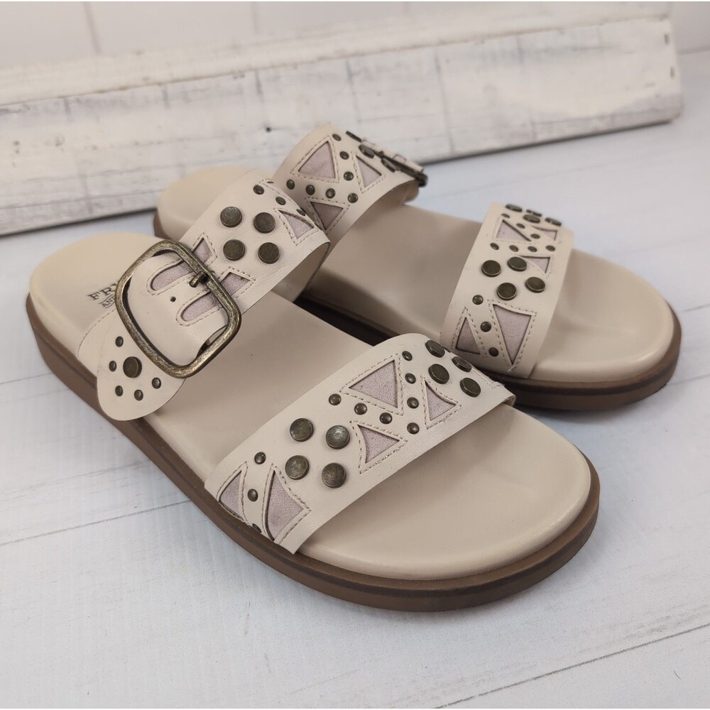 Frye and Co Castella Cream Sandals Size 9.5 Buckle Studs Western
